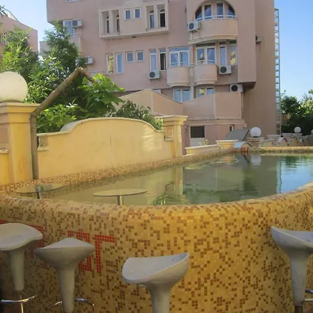 Yug Guest house 2*